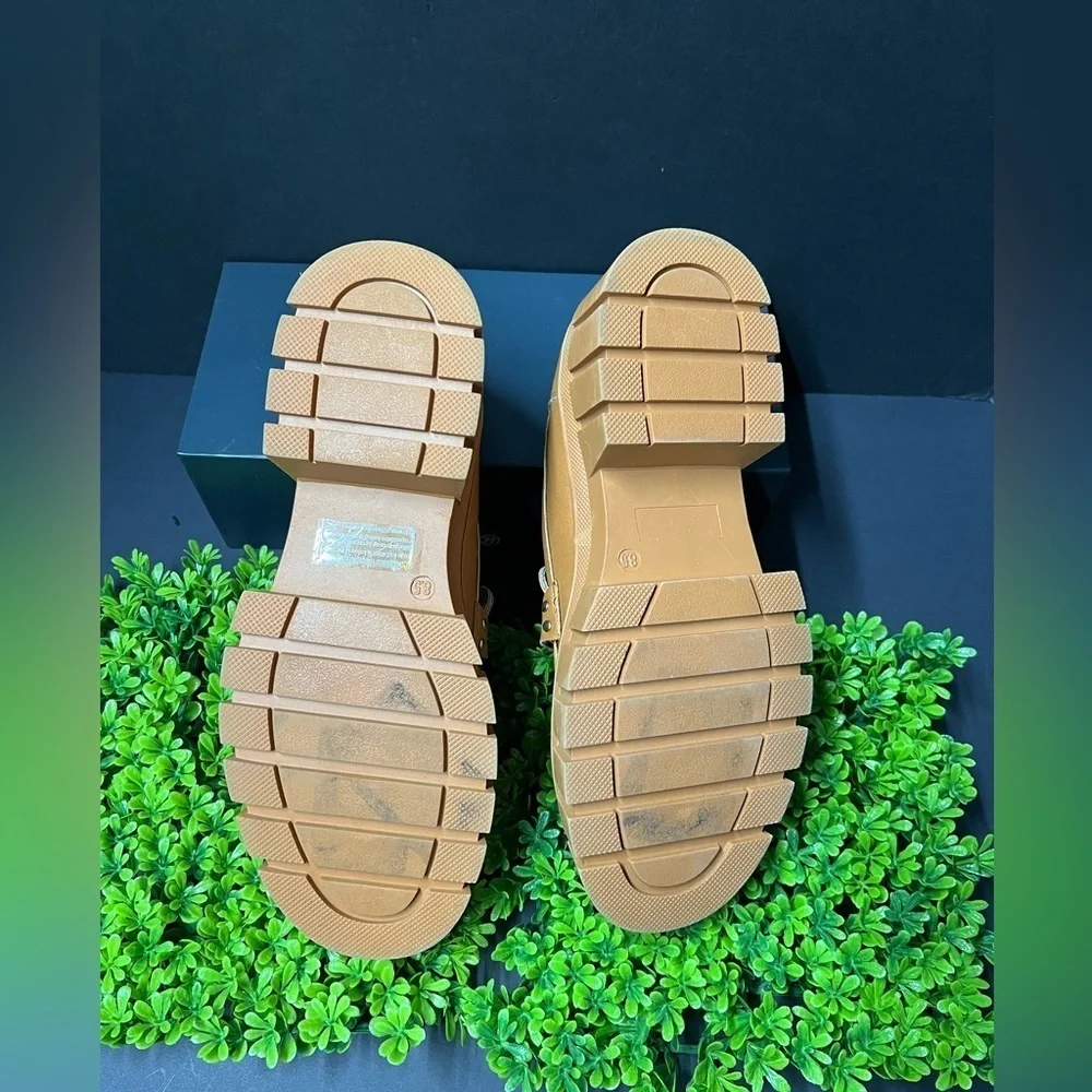 Women's New York and Company Seraphina Platform Loafers NEW. Size 8.5